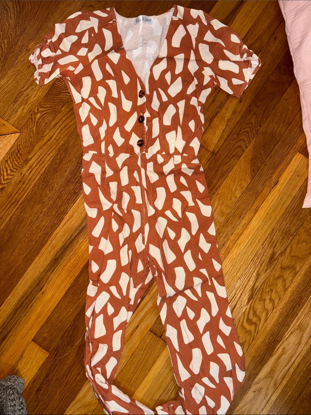 ELLEJAY Patterned Short-Sleeve Jumpsuit Bodysuit